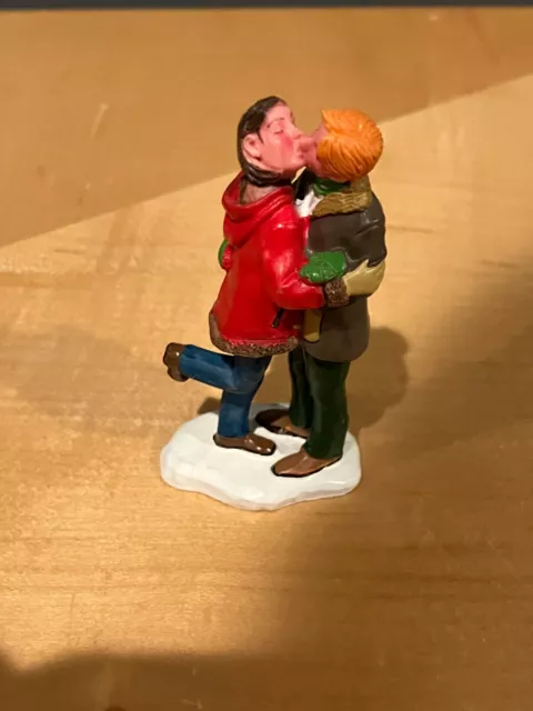 Lemax Christmas Village Town Romance At The Lodge 62277 Couple Kissing