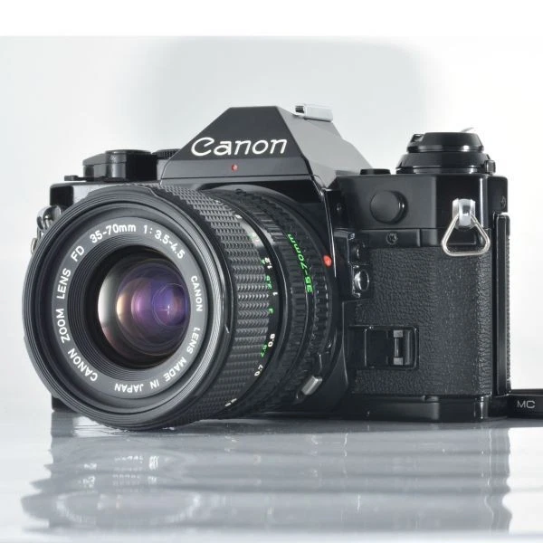 CANON AE-1 PROGRAM Camera + FD 35-70mm F3.5-4.5 Lens Set