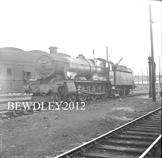 NEGATIVE 6X6CM GWR 7901 "DODINGTON HALL" ON OLD OAK COMMON SHED 19/8