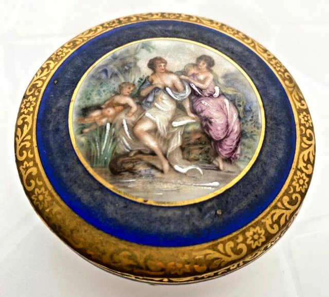LIMOGES FRANCE BLUE COBALT & 22K GOLD TRINKET BOX A LEG RESTORED (see condition)