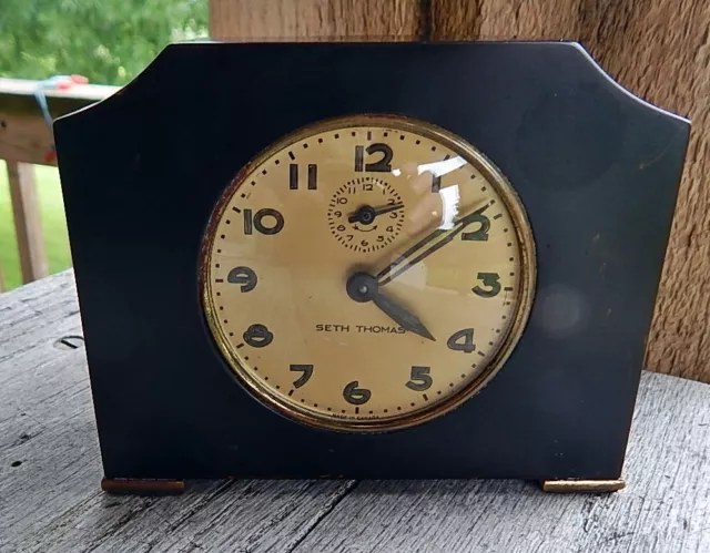 Vtg Art Deco Seth Thomas Black w/ Gold Swirl Bakelite Desk Clock