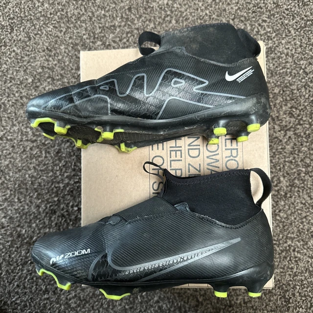 Nike JR ZOOM SUPERFLY 9 ACAD FG FESTER BOUND/MG Fußballstiefel. SCHWARZ. Größe 4,5
