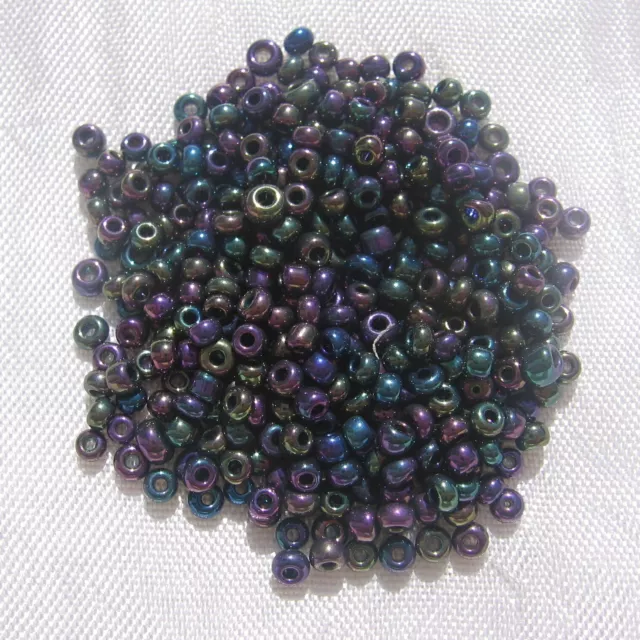 Pr9 - Lot  De 30G De Perles Rocailles Environs 2Mm Verre Noir Lustré Iridescent