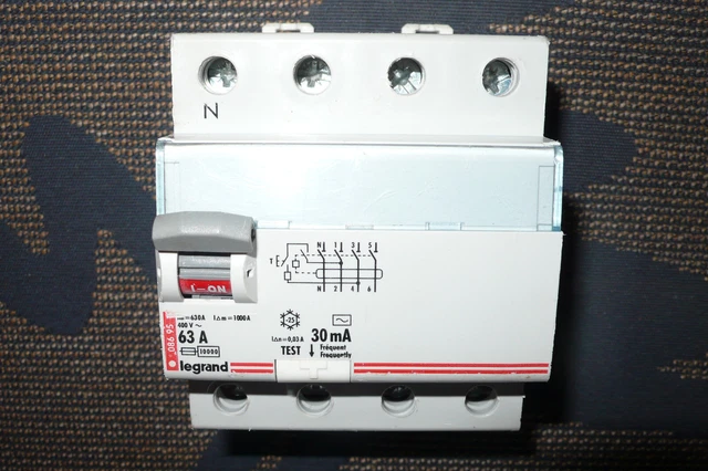 INTERRUPTEUR DIFFERENTIEL 4POLES 63A 30mA TYPE AC, TETRAPOLAIRE