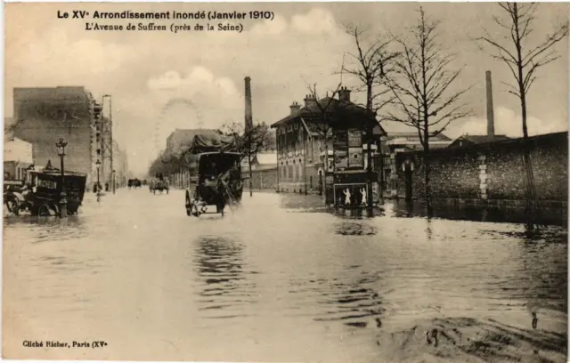 CPA PARIS L'Avenue de Suffren pres de la Seine INONDATIONS 1910 (606243)