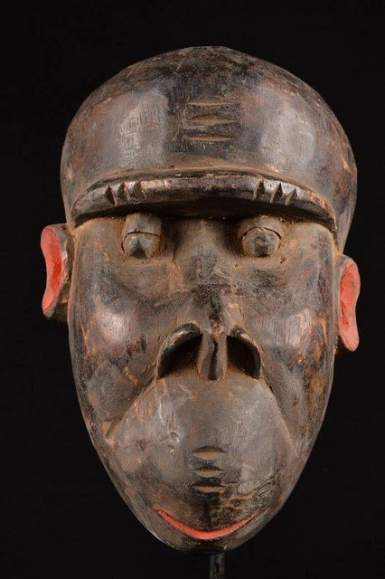 20831 African Old Bulu Mask / Mask Cameroon