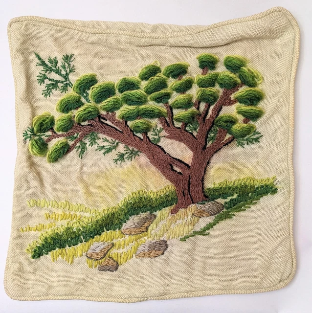 "Funda de almohada de sofá bordada de hilo vintage, árbol en la ladera, 14"" x 14"