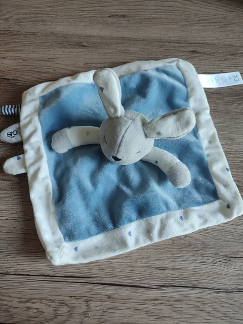 Doudou plat lapin bleu blanc gris coeurs OBAIBI comme neuf