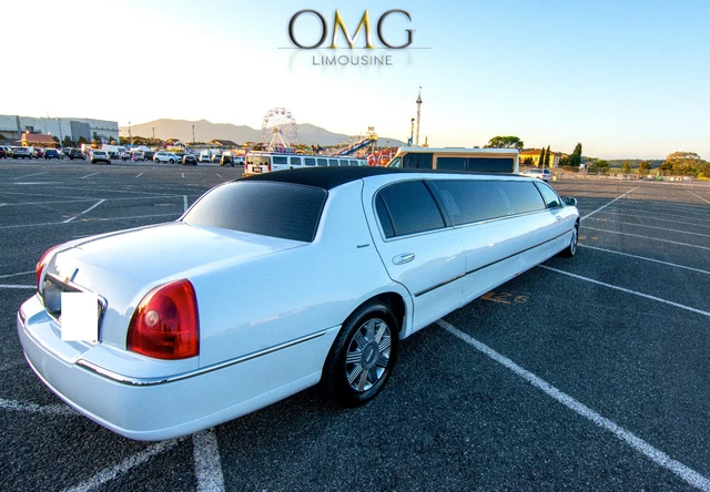 Lincoln Town Car Limousine mod. Presidenziale 4600 Benzina /GPL 120inc 8.60m Lincoln Town Car Limousine mod. Presidenziale 4600 Benzina /GPL 120inc 8.60m