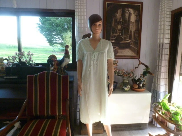Chemise De Nuit Vintage Dentelle – Taille 40, Longue, Crème Rosé, Bon état