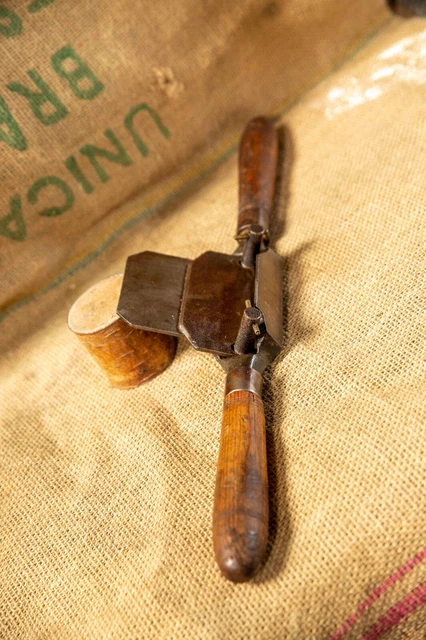 large spokeshave. Unusual spokeshave. In lovely condition