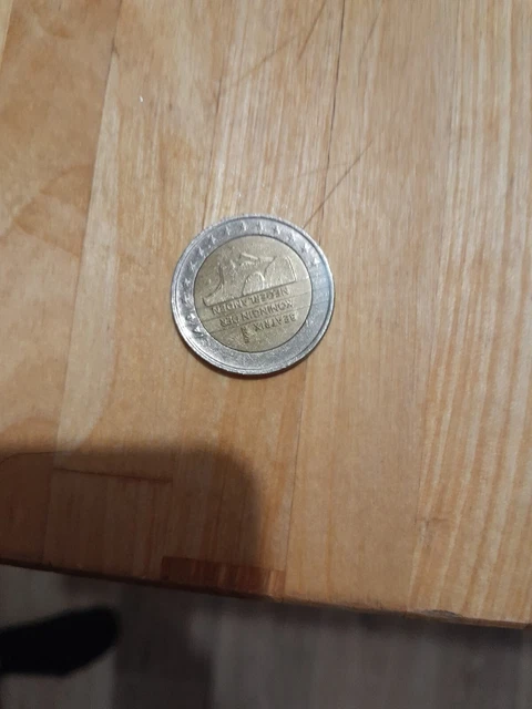 Pièce de 2 Euros  " Beatrix Koningin Der Nederlanden " 2001 . Pièce Rare.