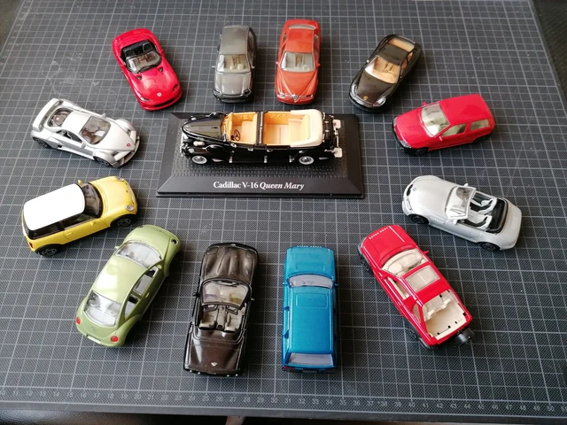 Lot De 17 Voitures Miniatures 1/43 - Altaya, Minichamps, Norev - Occasion