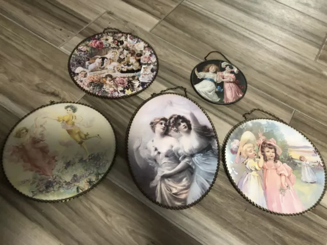 Assorted Round Wall Decor Victorian Whimsy Females  And Cats 5pc