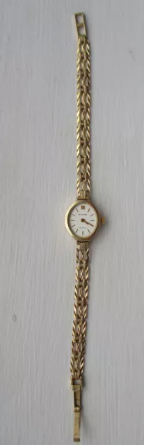 Accurist Ladies 9ct Gold Oval Face Cocktail Watch with Presentation Box used