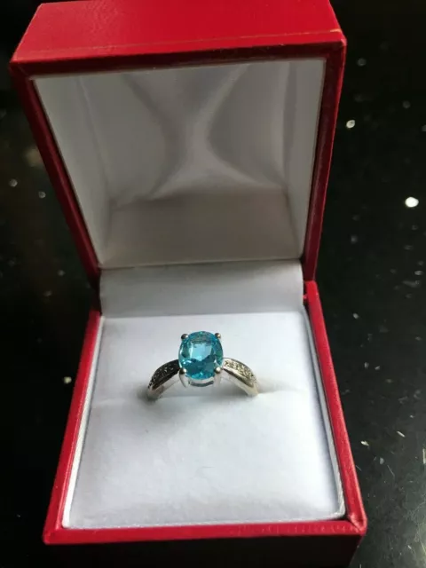 9ct GOLD DIAMOND AND LONDON BLUE TOPAZ RING SIZE J 1/2 (49 1/2) IN BN BOX