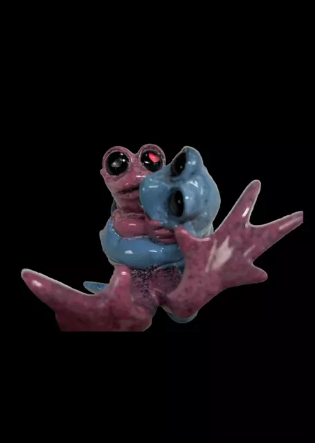 Kittys Critters Hot Lips Frog Pals 2005 Blue Pink Pals Figurine Light Up