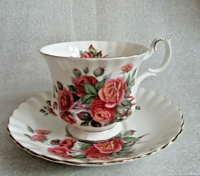 Vintage ROYAL ALBERT Tea Cup Saucer CENTENNIAL ROSE Montrose w Gold Trim 1967 🌹