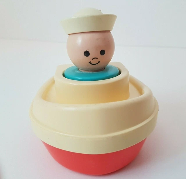 FISHERPRICE TUG BOAT with Captain Sailor Figure Bath Toy Vintage 1978