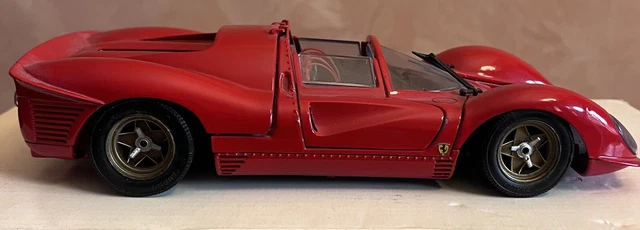 Ferrari 330 P4 rouge Evolution Jouef à l'échelle 1:18