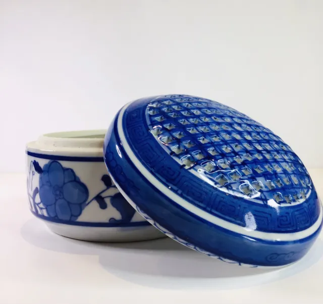 Vintage Ceramic Blue & White Chinese Lidded Pot With Pierced Fret Work Design