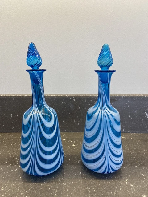 MURANO PAIRE DE FLACONS CARAFES A MOTIFS INVERSES 19e Siècle CRISTAL