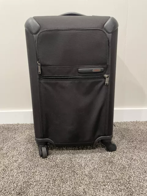 Tumi Alpha International, 22" Expandable 4 Wheeled Black Grey (223060D4)