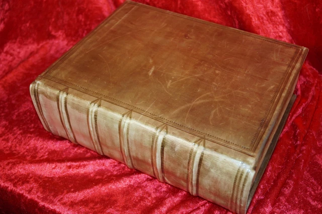 Holländische Bibel mit illuminierten Initialen + Kupferstichen Biblia 1747