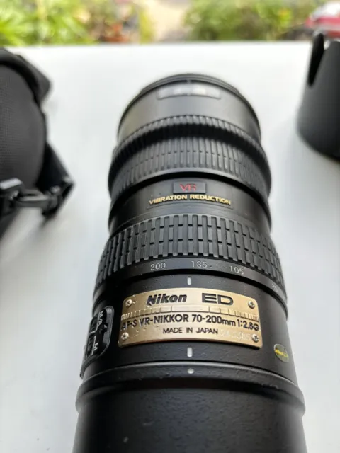 Nikon Nikkor 70-200mm ED AF-S VR 2.8G Vibration Reduction Portrait Lens.