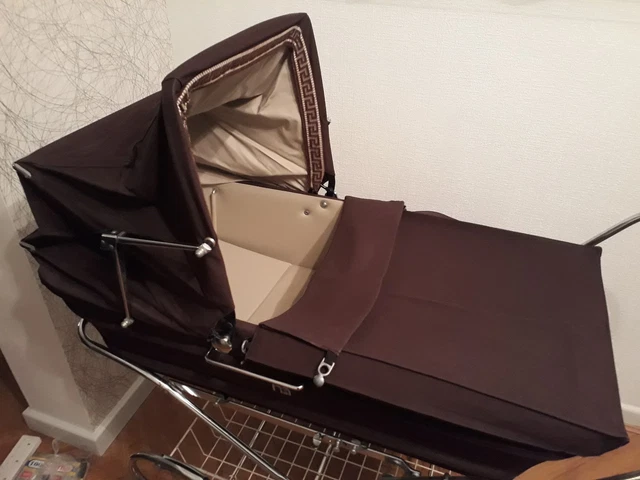 VINTAGE PRAM Mothercare 1970s Brown And Chrome 35 00 PicClick UK vintage-pram-mothercare-1970s-brown-and-chrome-35-00-picclick-uk