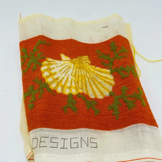 "Aguja vintage Petit Point Sea Shell sin terminar naranja amarillo blanco 9"" x 6"