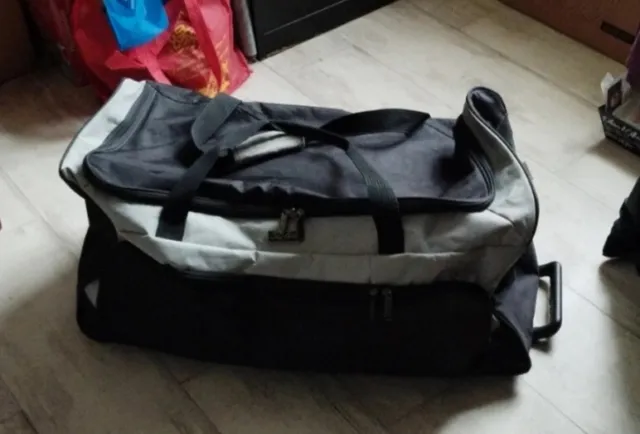 Sacs de Voyage/ Valise/ Bagage a Roulettes /Sac De Sport. Zifel