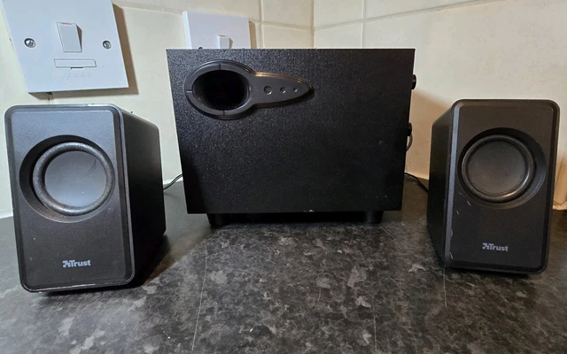 TRUST 2.1 SPEAKER System with Subwoofer - Model 20442 - PC/Laptop Audio ...