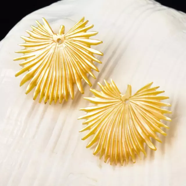 Star Fan Palm Leaf Earring Pair Hand-Carved Golden Mother-of-Pearl drilled 5.32g