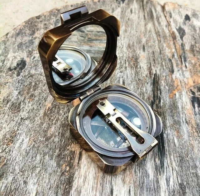 Boussole militaire nautique antique vintage finition laiton