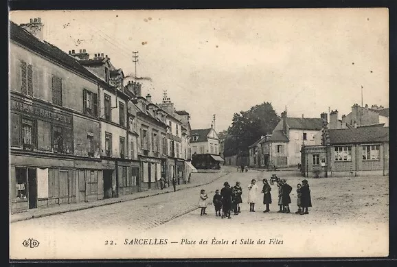 CPA Sarcelles, Place des Ecoles et Salle des Fetes 1918
