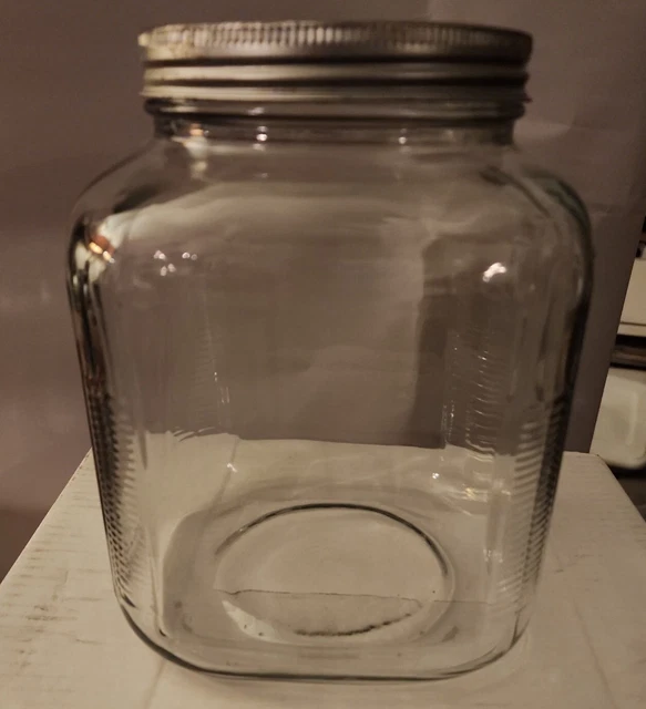 Hoosier Style Jar With Ribbed Edges