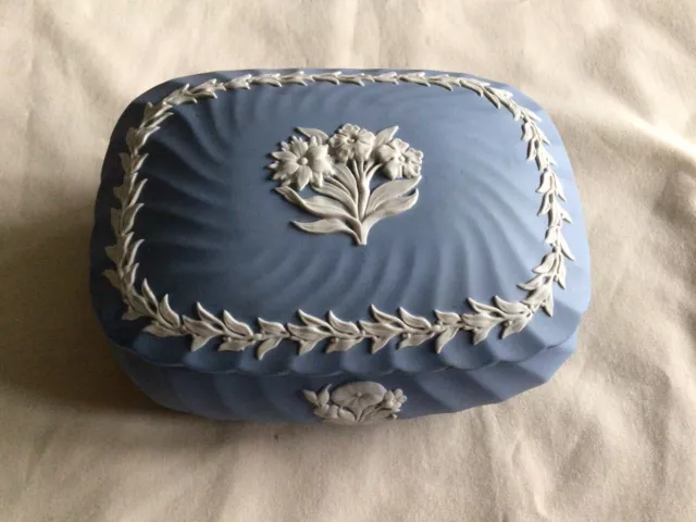 Vintage Wedgwood Blue Jasperware Fluted Flower Rectangle Lidded Box