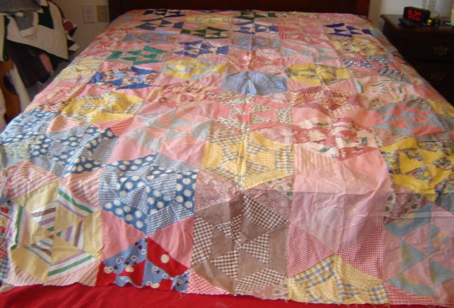 TOP DE COLCHA DE COLECCIÓN 1940-50 TRIÁNGULO hexágono 70 x 93 COSIDO A MANO Y A MÁQUINA chatarra