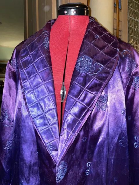 Mens vntage oriental smoking jacket. Size medium silk robe purple blue