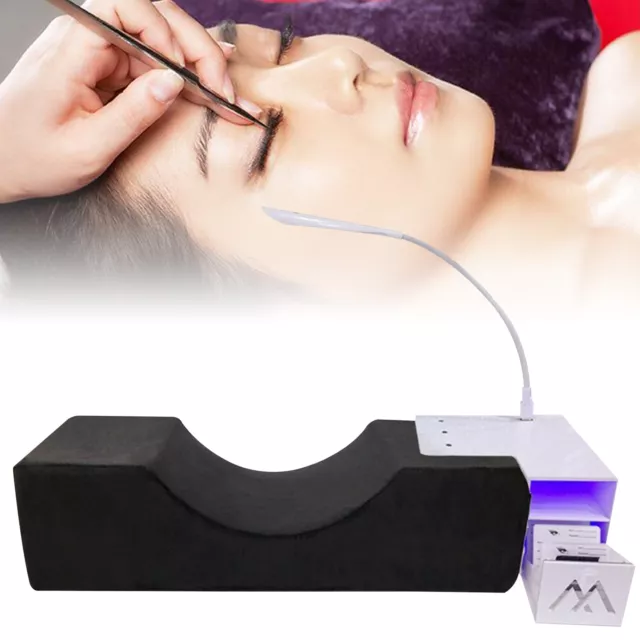 Almohada negra con estante blanco y soporte 3D ligero con extensión de pestañas