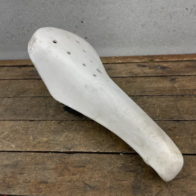 Old School BMX Seat Gripper Velo White Freestyle   VL-100 OG Fits CW Redline