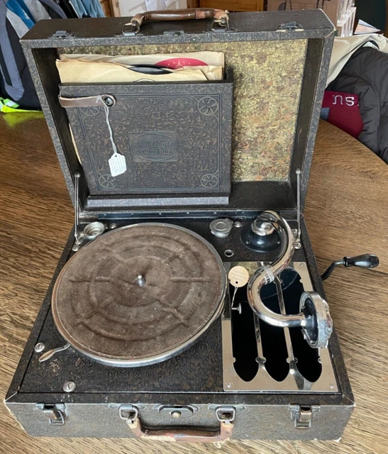 SEARS SILVERTONE DELUXE Portable Hand Crank Phonograph Record Player