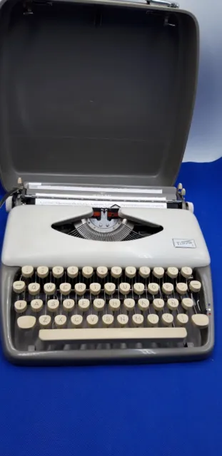 Maquina de escribir, Typewriter, Schreibmaschinen, machine á écrire Adler Tippa