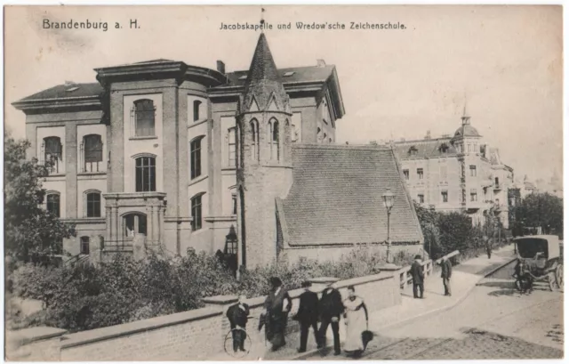 alte Ak Brandenburg a. d. Havel, Jacobskapelle u. Zeichenschule, belebt,  1913