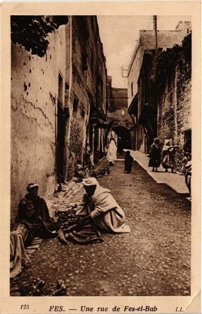 CPA AK FEZ - A street of FES el Bab MAROC (796319)