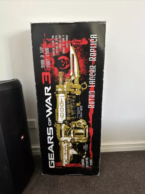 Gears of War 3 Gold Retro Lancer 1:1 Replica Gun Rare Very limited Collectors