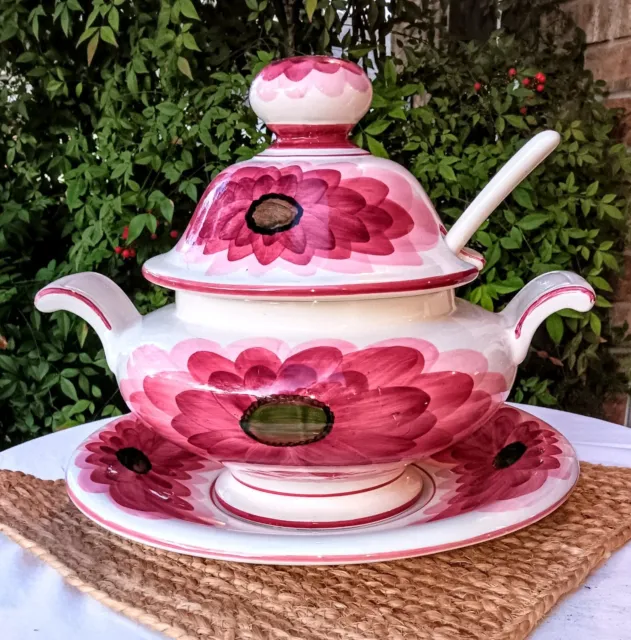 Beautiful 4 pc Soup Tureen With Ladle