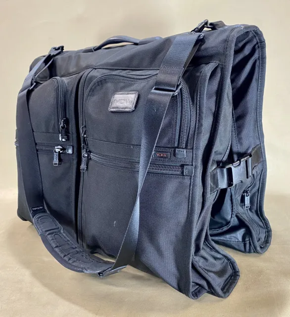Preowned Tumi Alpha Classic 22134DH 18"x23.5"x5.5" Bifold Garment Bags - Black 3