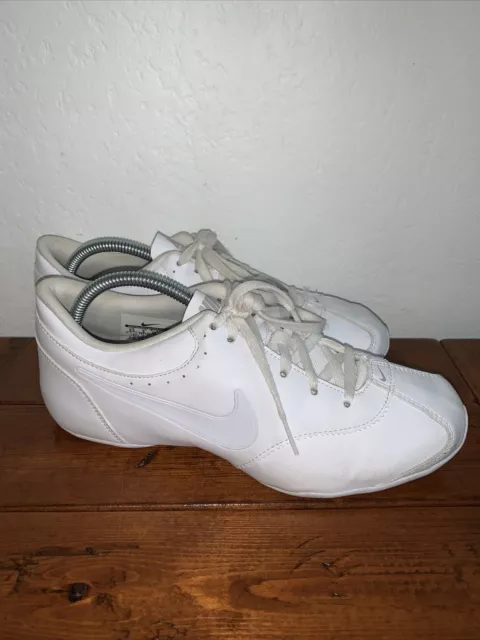 Nike cheer deals scorpion shoes
